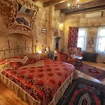 Traveller's Cave Szálloda 3*
