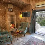 Hotel Traveller's Cave 3*