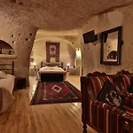 Hotel Traveller's Cave 3*