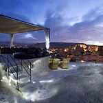 Traveller's Cave גורמה