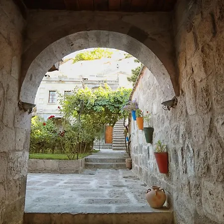 Otel Traveller's Cave