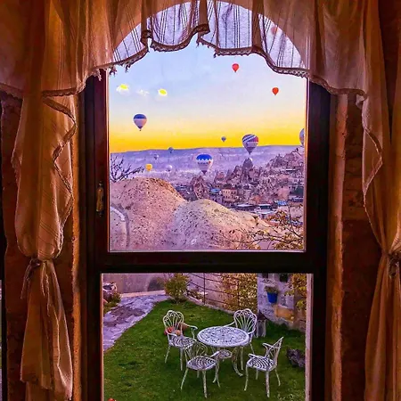 Traveller's Cave Otel 3*