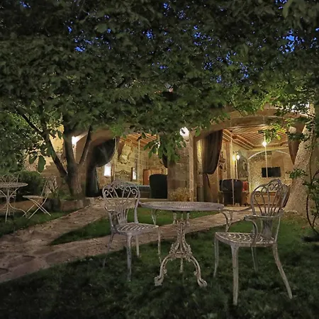 Traveller's Cave Otel 3*