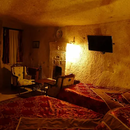 Hotel Traveller's Cave 3*