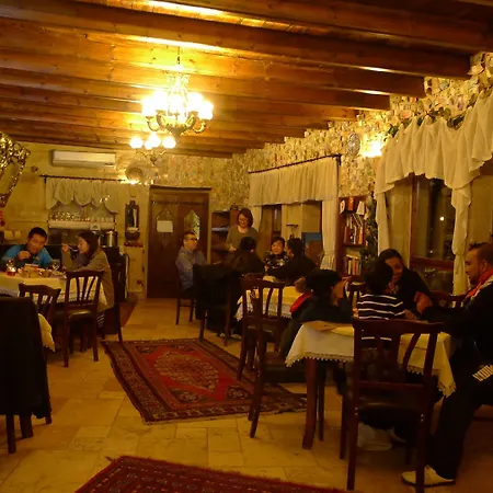 Traveller's Cave Hotel 3*