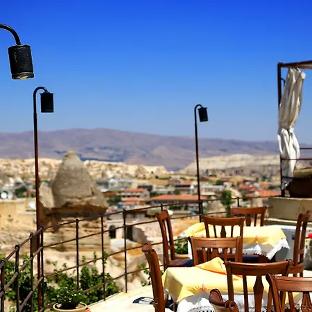 Hotel Traveller's Cave 3*