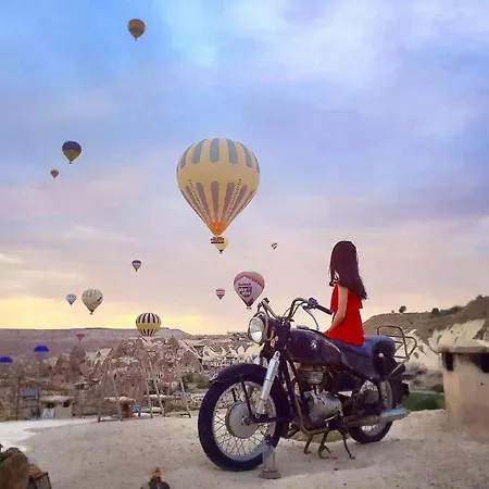 Traveller's Cave Hotel 3*