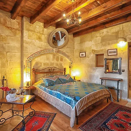 Hotel Traveller's Cave