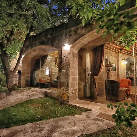 Hotel Traveller's Cave