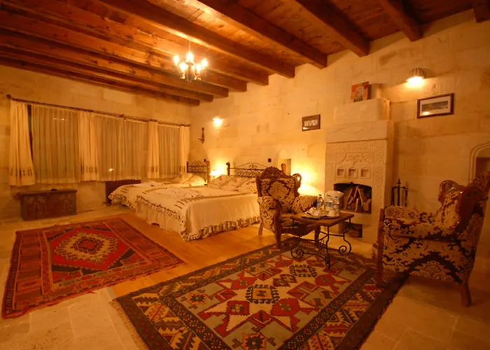 Traveller's Cave Hotel 3*