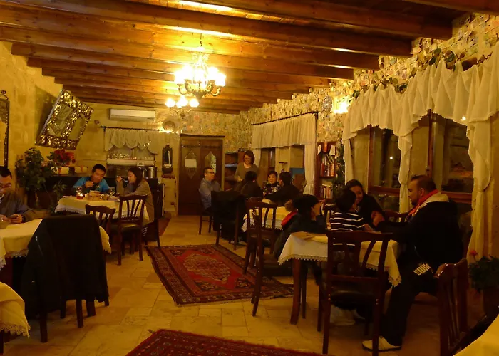 Traveller's Cave Hotel 3*