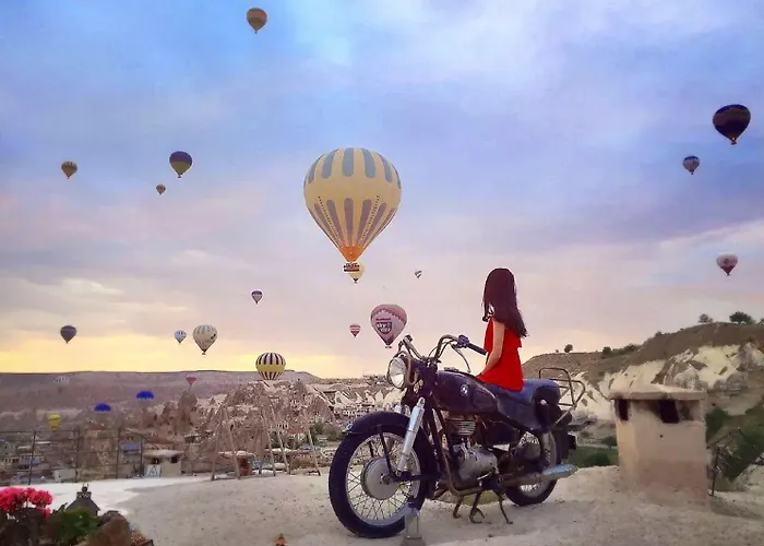 Traveller's Cave Hotel 3*